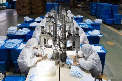 湖北襄阳 增产转产防疫物资全力助防控 母婴用品销售保民生